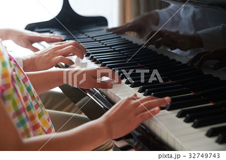 ピアノレッスン 親子 ピアノレッスン 親子 32749743