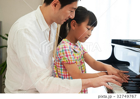 ピアノレッスン　親子 32749767