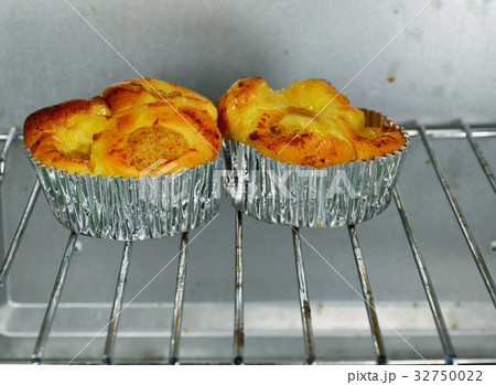 bread filling dried shredded pork on electric oven 32750022