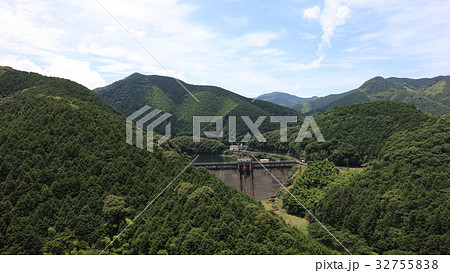 福岡県若宮市の力丸ダム［旧名］八木山川ダムを空撮 32755838