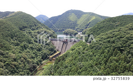 福岡県若宮市の力丸ダム［旧名］八木山川ダムを空撮 32755839
