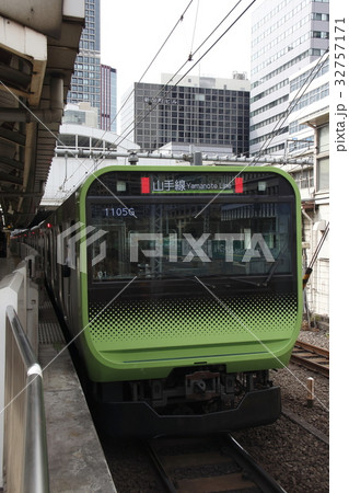 ［JY］山手線E235系電車（先行量産車） 32757171