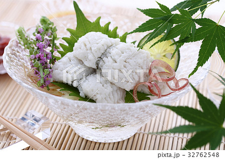 鱧の湯引き 鱧の湯引き 32762548