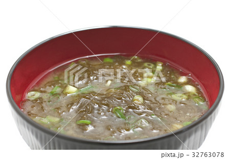もずくの味噌汁 32763078