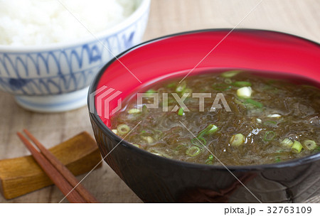 もずくの味噌汁 もずくの味噌汁 32763109