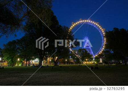 Prater Park and Ferris wheel at night. Vienna 32763295