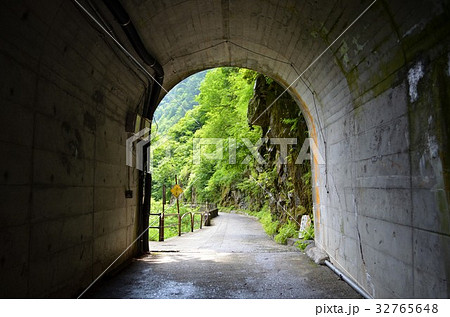 黒部峡谷　奥鐘山トンネル 32765648