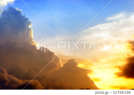 fluffy cloud on sky,dramatic cloudy sky background fluffy cloud on sky,dramatic cloudy sky background 32766186