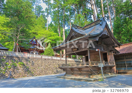 三峯神社の神楽殿と国常立神社 三峯神社の神楽殿と国常立神社 32766970