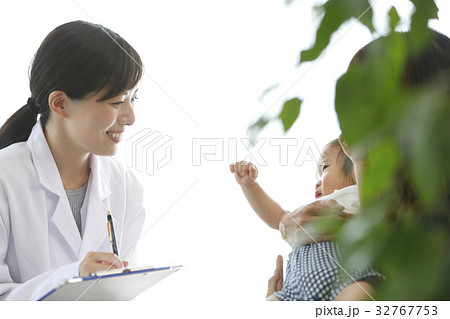 医療、小児科医イメージ、小児医療 32767753