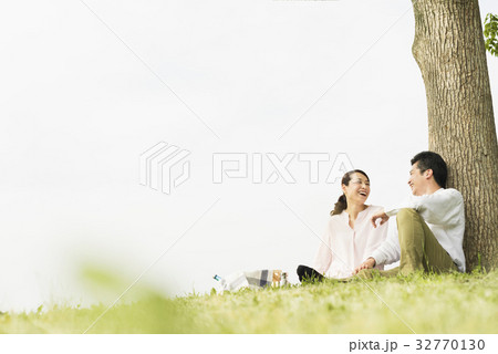 ミドル夫婦　公園 32770130