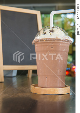 Chocolate smoothie or Chocolate frappe and cream 32771364