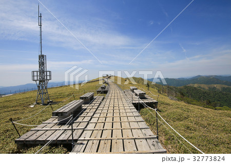 徳島県　剣山山頂　山頂の風景 32773824