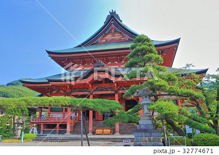 甲斐善光寺の本堂 32774671