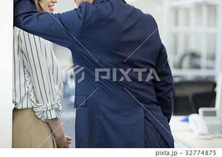 社内恋愛 不倫 32774875