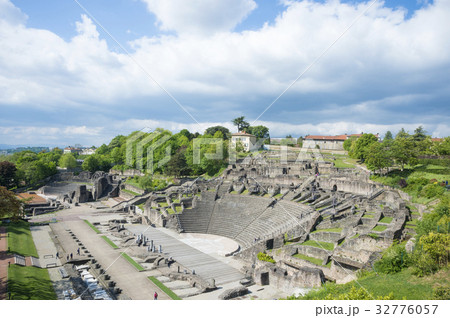 リヨンのローマ劇場 32776057