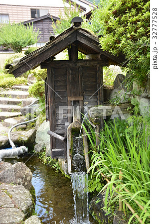 【岐阜県 郡上八幡】安養寺の水路 【岐阜県 郡上八幡】安養寺の水路 32777528