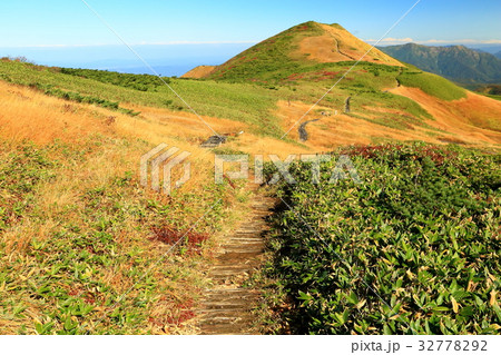 谷川連峰・朝日岳稜線の登山道 谷川連峰・朝日岳稜線の登山道 32778292
