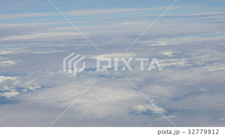 The sky above the clouds 32779912