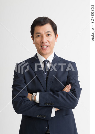 ビジネスマン　ミドル男性 32780853
