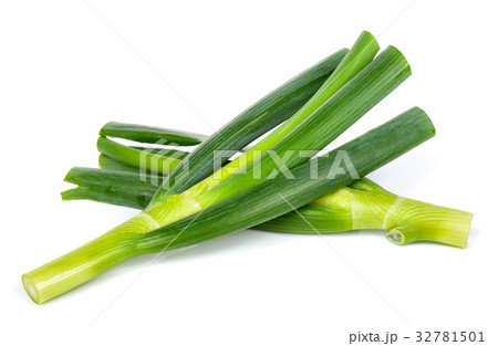 Green japanese onion isolated on white background 32781501