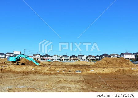 青空の工事現場の風景 32781976