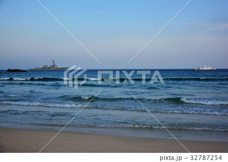 伊豆半島 イージス艦・マスティン & 巡視船 かの 停泊 多々戸浜 海水浴場 (静岡県 南伊豆) 伊豆半島 イージス艦・マスティン & 巡視船 かの 停泊 多々戸浜 海水浴場 (静岡県 南伊豆) 32787254