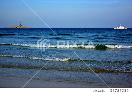 伊豆半島 イージス艦・マスティン & 巡視船 かの 停泊 多々戸浜 海水浴場 (静岡県 南伊豆) 伊豆半島 イージス艦・マスティン & 巡視船 かの 停泊 多々戸浜 海水浴場 (静岡県 南伊豆) 32787256