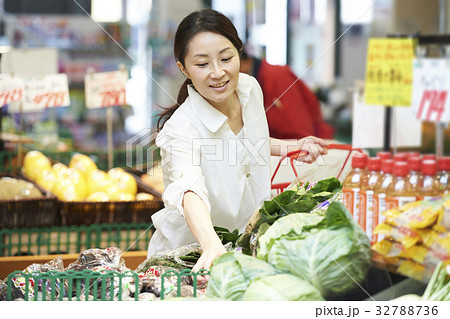 スーパーマーケット 32788736