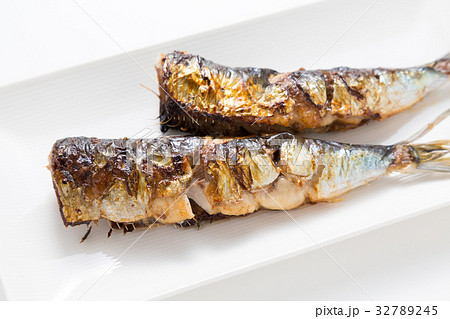 イワシの塩焼き イワシの塩焼き 32789245