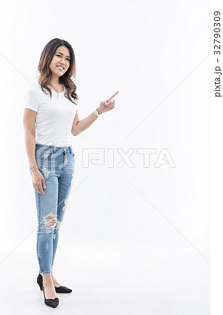 若い女性　ポートレート　外国人　ハーフ 32790309