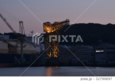 ジャイアント・カンチレバークレーン 32790697