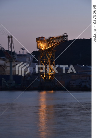 ジャイアント・カンチレバークレーン 32790699