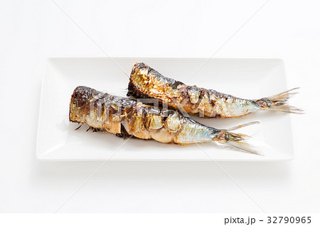 イワシの塩焼き イワシの塩焼き 32790965