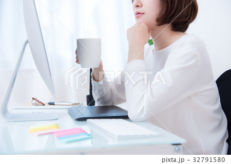 ビジネス デスク デザイン ビジネス デスク デザイン 32791580