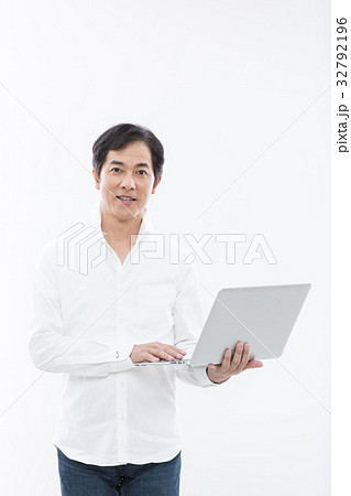 ミドル　男性 32792196