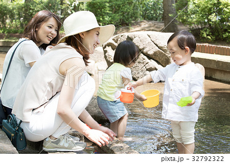 ママ友 母親 育児 ママ友 母親 育児 32792322