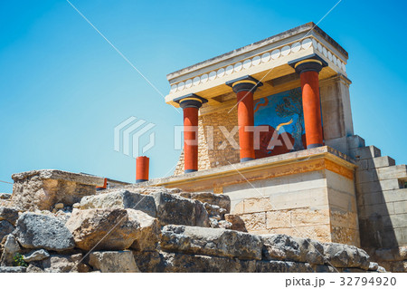 ruins of the Minoan Palace of Knossos on Crete 32794920