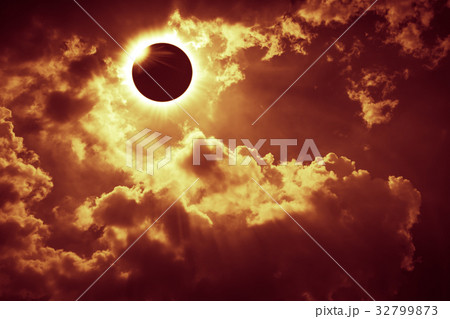 Scientific natural phenomenon. Total solar eclipse 32799873