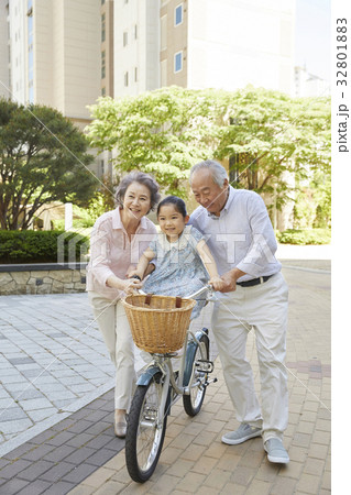 60代 子供 韓国人 32801883