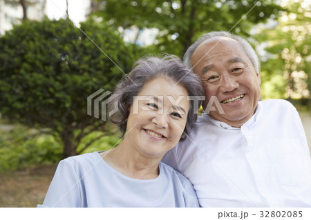 60代 大人 成人 32802085