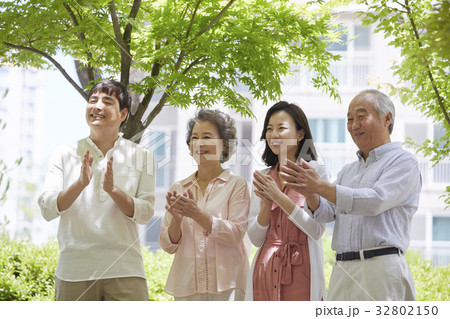 60代 夫婦 カップル 32802150