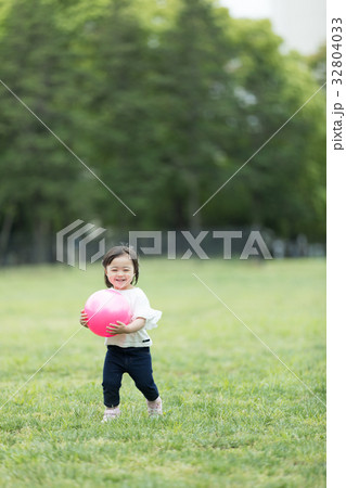 女の子　ポートレート　 32804033
