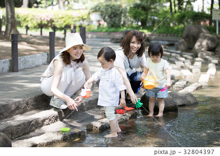 ママ友 母親 育児 ママ友 母親 育児 32804397