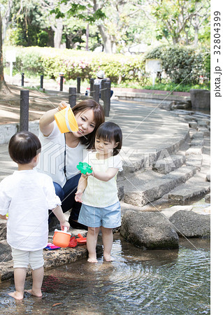 ママ友　母親　育児　 32804399