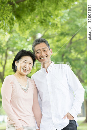 新緑　シニア　オシドリ夫婦　 32805654