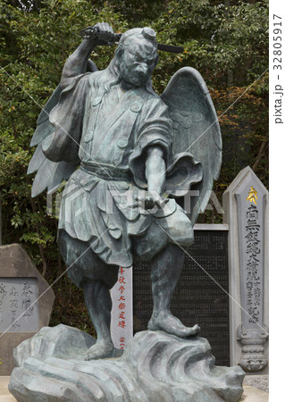 高尾山 烏天狗 32805917