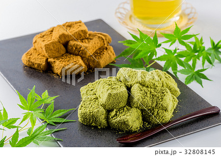 わらび餅 きな粉と抹茶 わらび餅 きな粉と抹茶 32808145