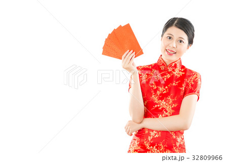 woman holding red envelope lucky money 32809966