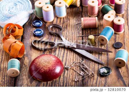 sewing tools 32810070